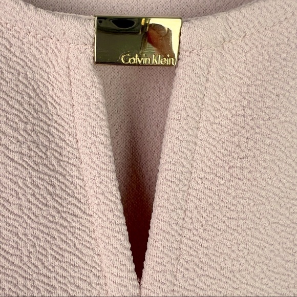 Calvin Klein V Cut Out Sleeveless Blouse Size Small - Picture 4 of 5